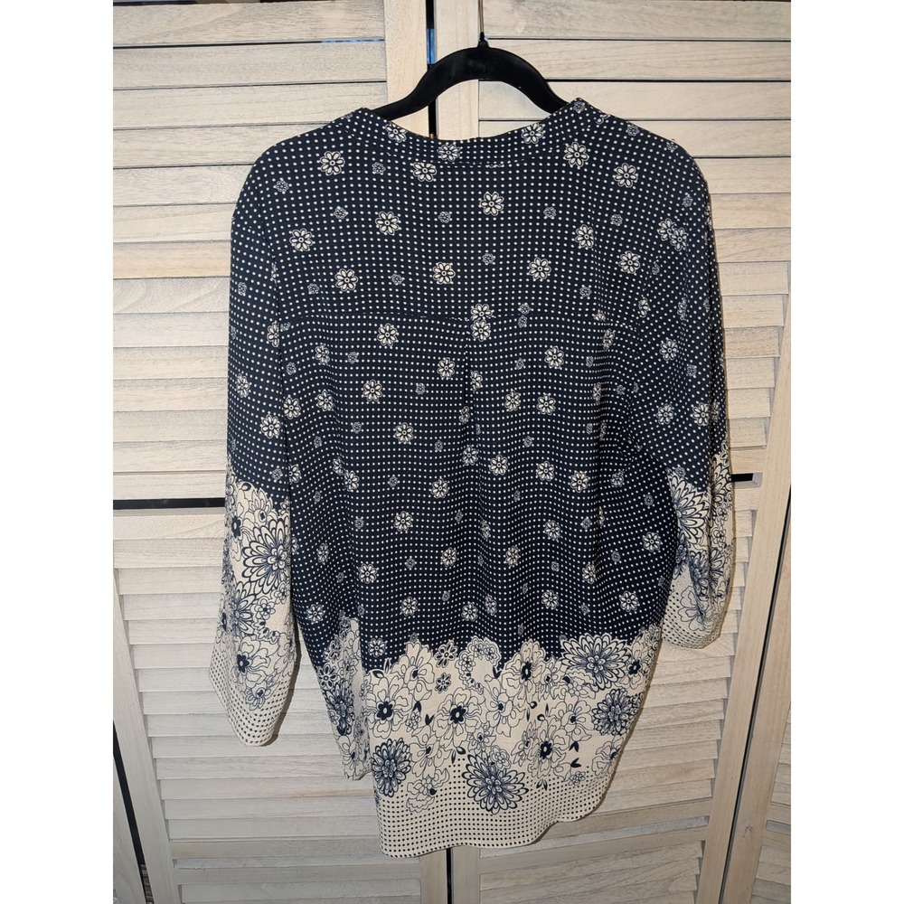 Profile Apparel Womens XL Navy Blue White Polka Dot Floral V-Neck Blouse Top - Picture 2 of 4